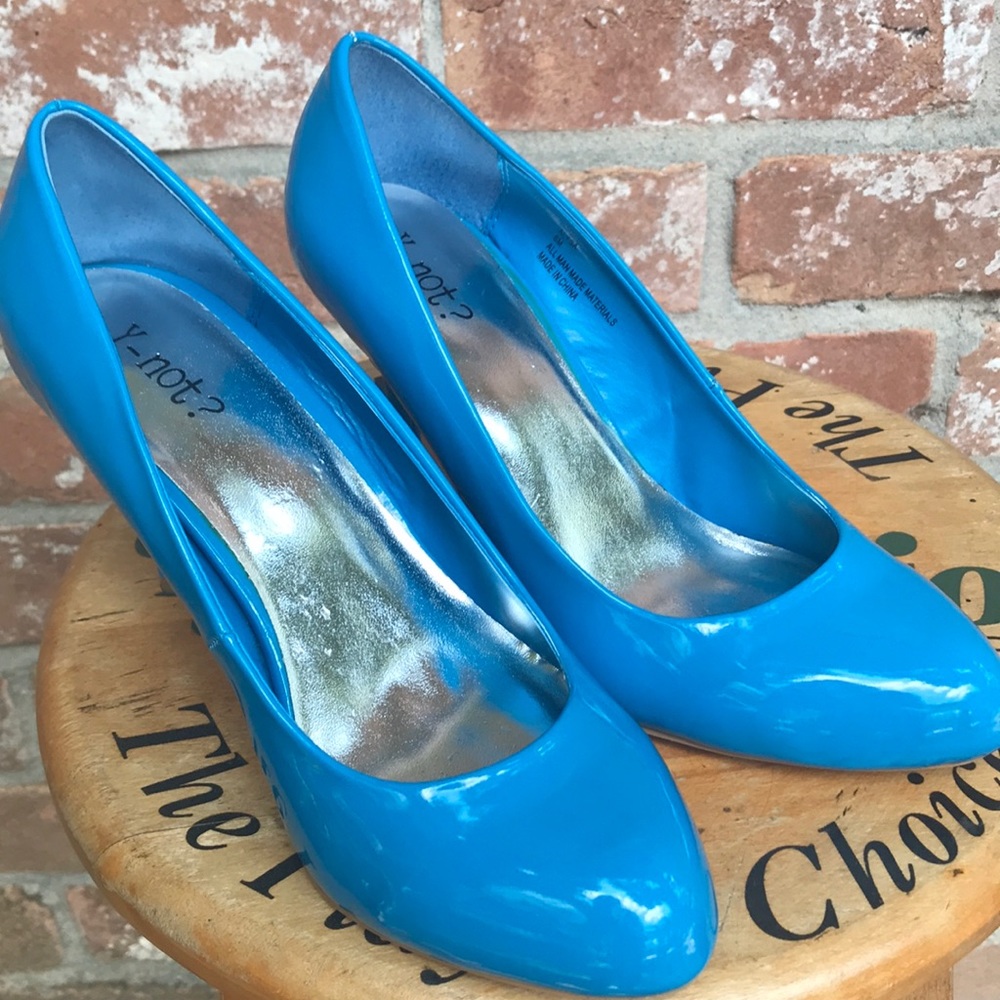 Cute Turquoise Patent Pumps